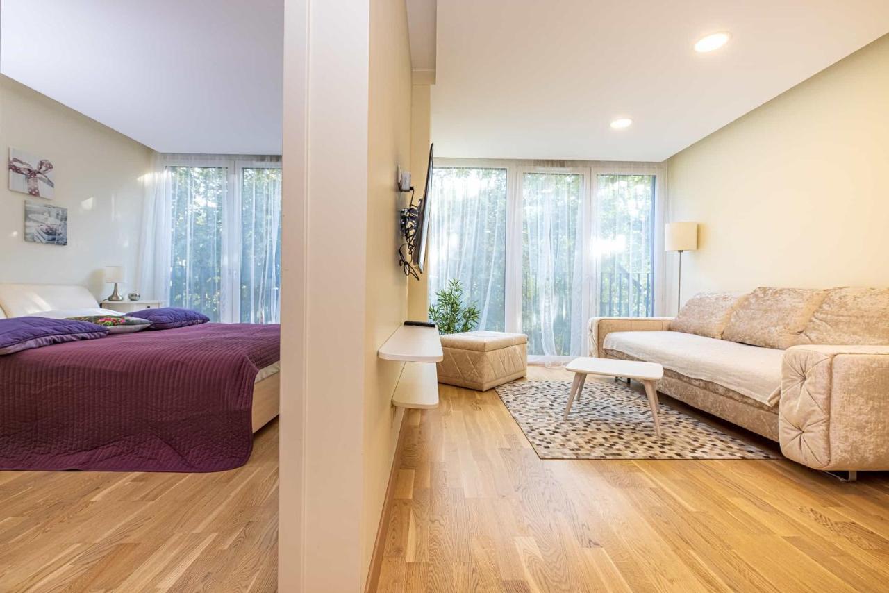 Central Square Apartments Паланга Екстериор снимка