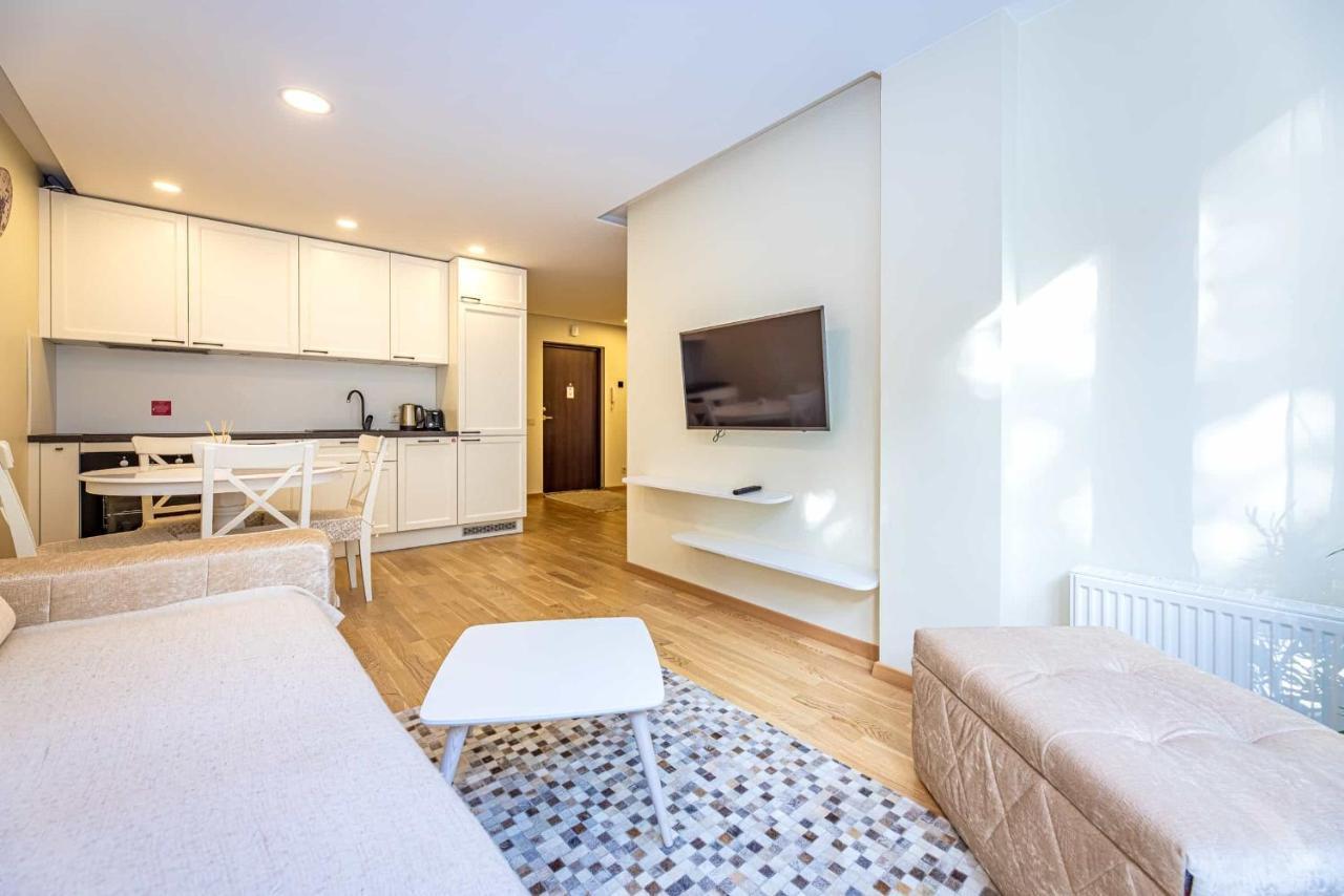 Central Square Apartments Паланга Екстериор снимка