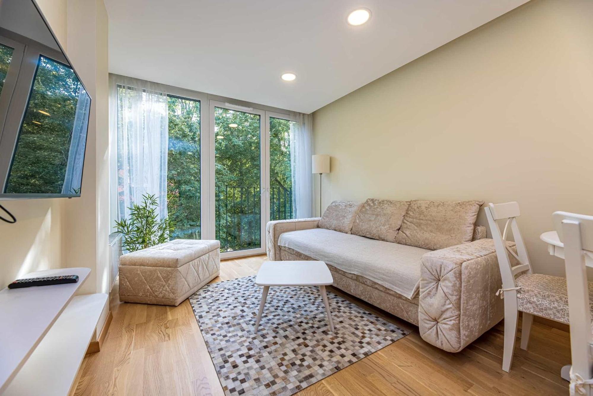 Central Square Apartments Паланга Стая снимка